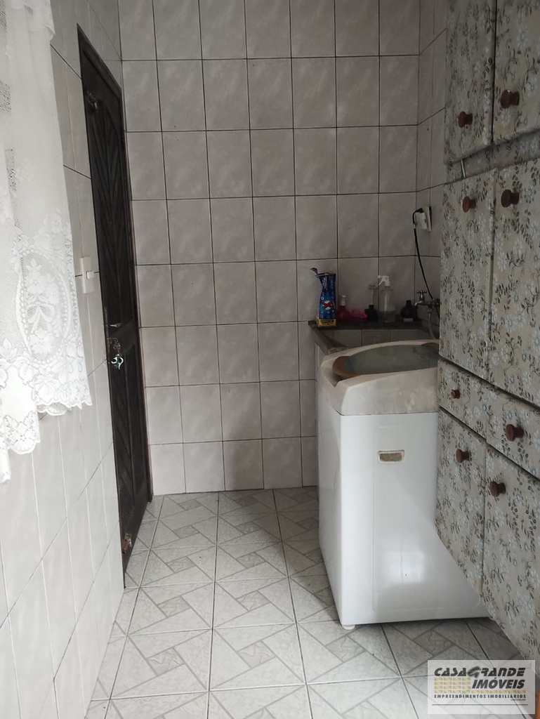 Casa em Praia Grande, no bairro Caiçara