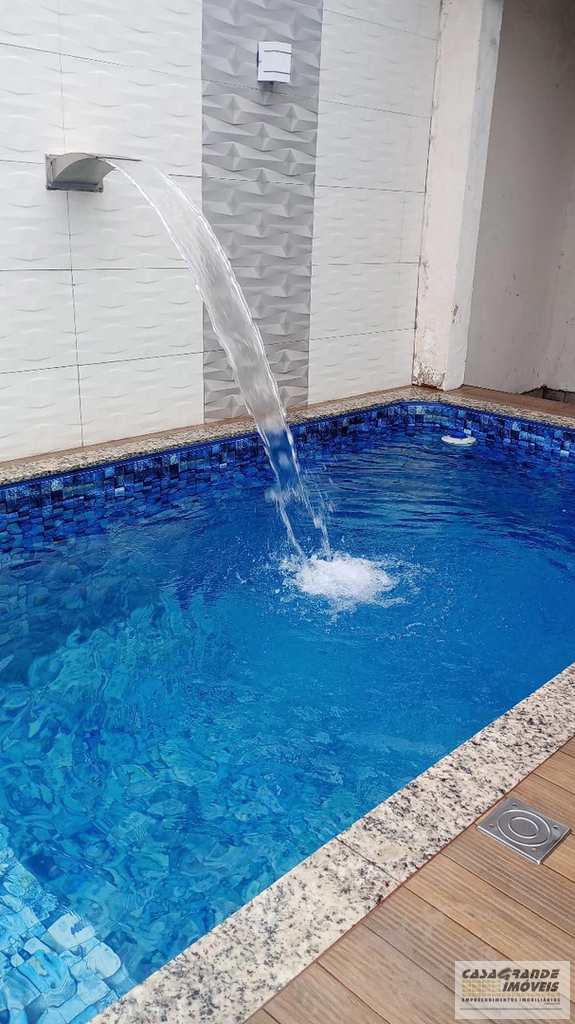 Casa em Praia Grande, no bairro Caiçara