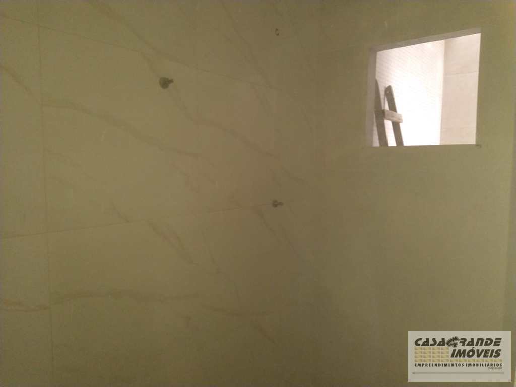 Casa em Praia Grande, no bairro Balneário Maracanã