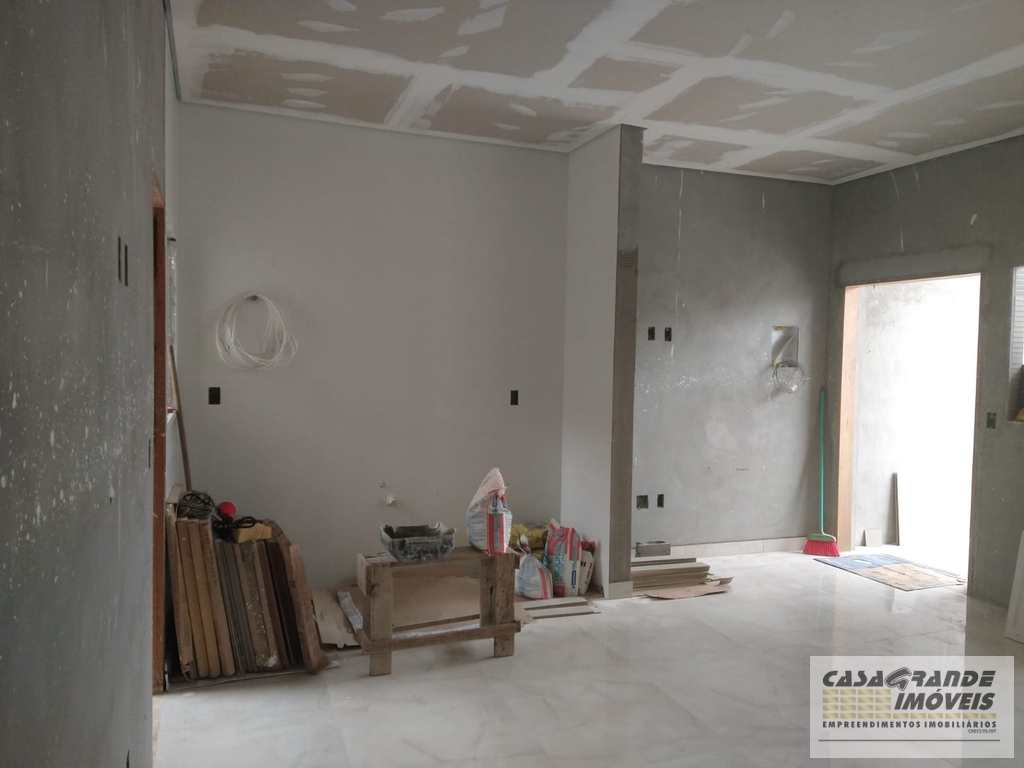 Casa em Praia Grande, no bairro Balneário Maracanã