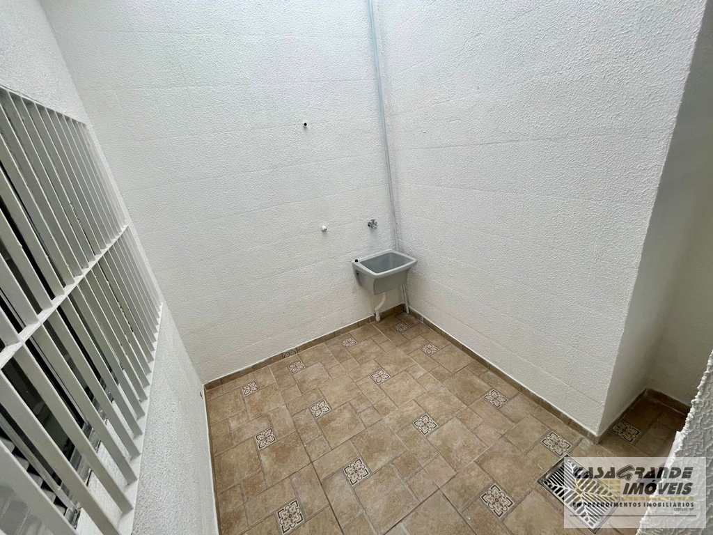 Casa em Praia Grande, no bairro Caiçara