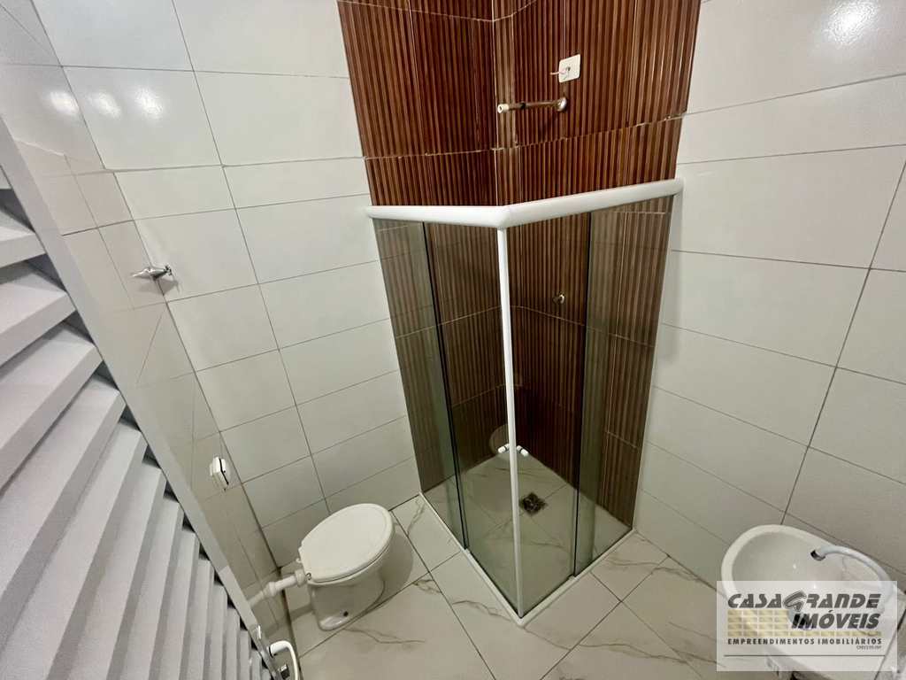 Casa em Praia Grande, no bairro Caiçara