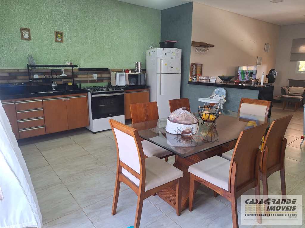 Casa de Condomínio em Pardinho, no bairro Centro