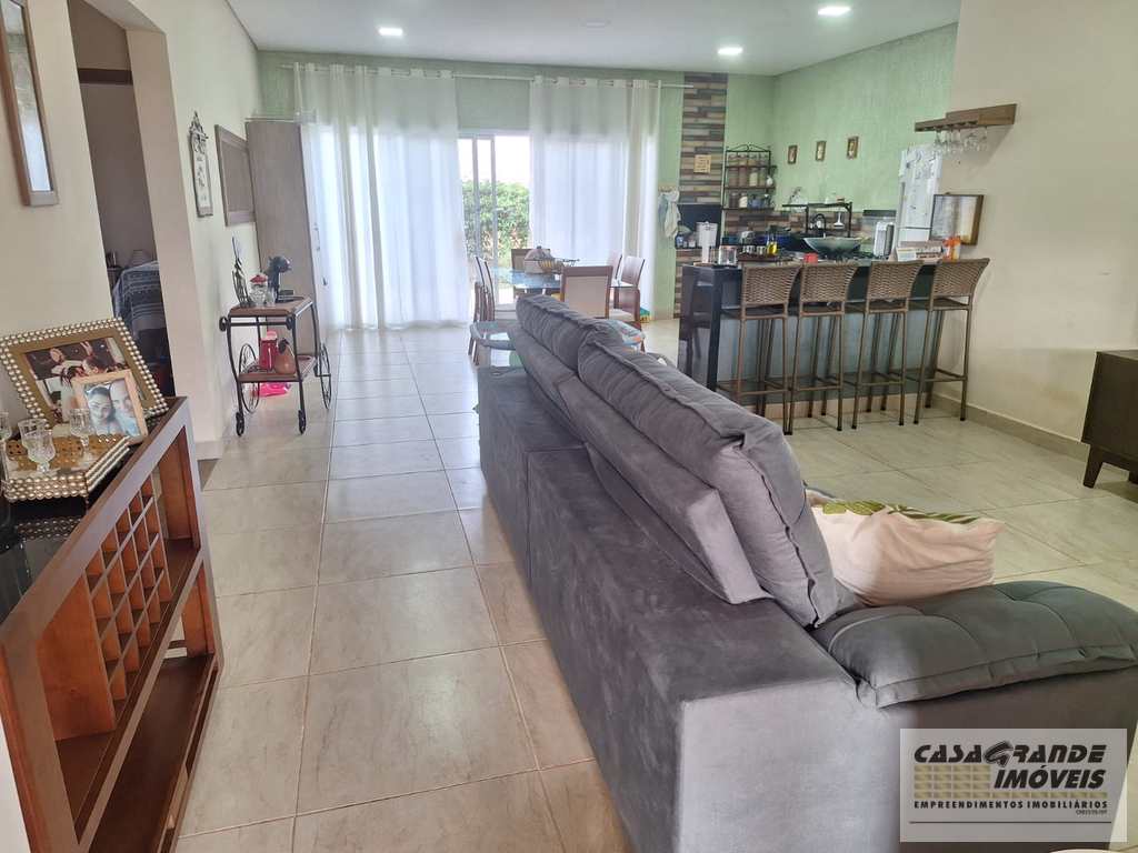 Casa de Condomínio em Pardinho, no bairro Centro