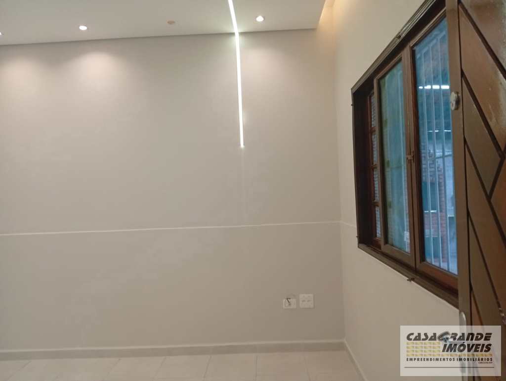 Casa em Praia Grande, no bairro Balneário Maracanã