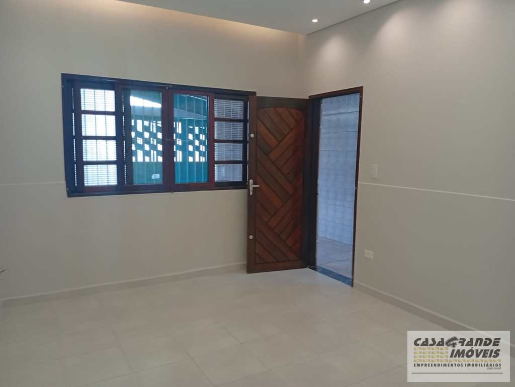 Casa em Praia Grande, no bairro Balneário Maracanã