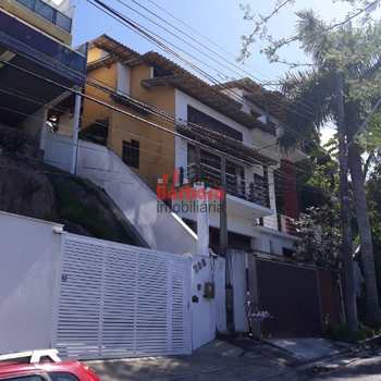 Casa em Niterói, bairro Camboinhas