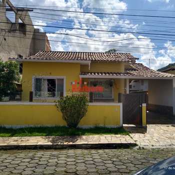 Casa de Condomínio em Niterói, bairro Várzea das Moças