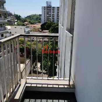 Apartamento em Niterói, bairro Ingá