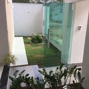 Casa em Governador Valadares, bairro Cidade Nova
