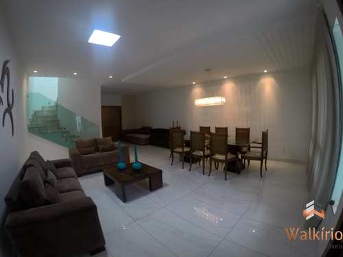 Casa, código 233 em Governador Valadares, bairro Santo Agostinho