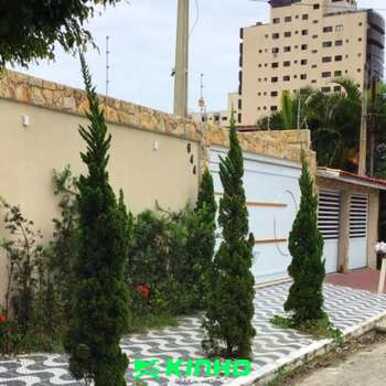 Casa em Praia Grande, bairro Canto do Forte