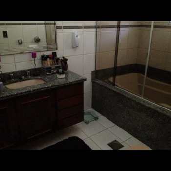 Casa em São Vicente, bairro Vila Cascatinha