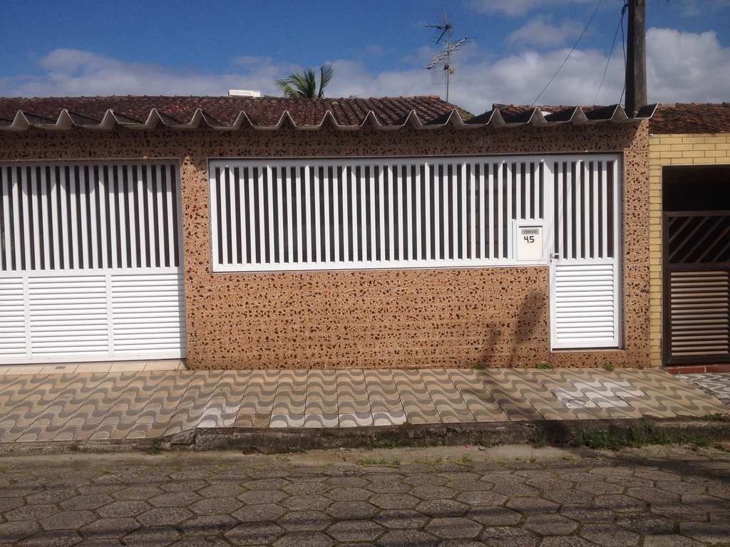 Casa em São Vicente, no bairro Catiapoa