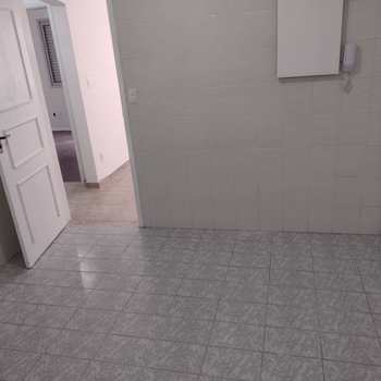 Apartamento em São Vicente, bairro Itararé