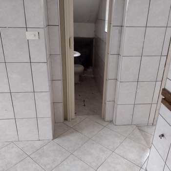 Sobrado em São Vicente, bairro Vila São Jorge
