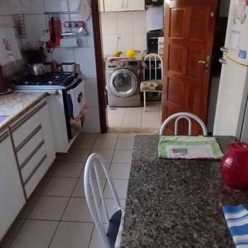 Casa em São Vicente, bairro Vila Valença