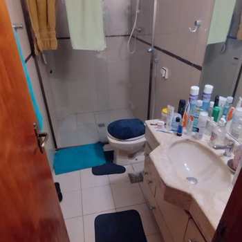 Casa em São Vicente, bairro Vila Valença