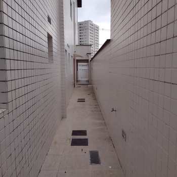 Casa em São Vicente, bairro Vila Voturua