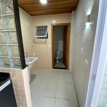 Casa em São Vicente, bairro Vila Voturua
