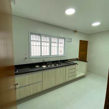 Casa em São Vicente, bairro Vila Voturua