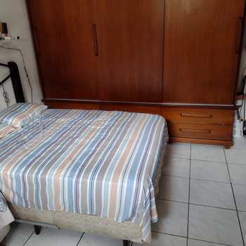 Apartamento em São Vicente, bairro Itararé