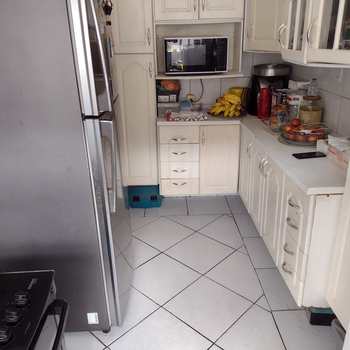 Apartamento em São Vicente, bairro Itararé