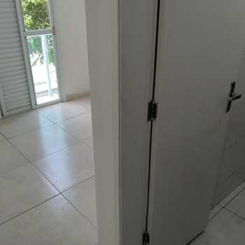 Apartamento em São Vicente, bairro Vila Voturua