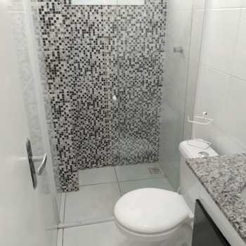 Apartamento em São Vicente, bairro Vila Voturua