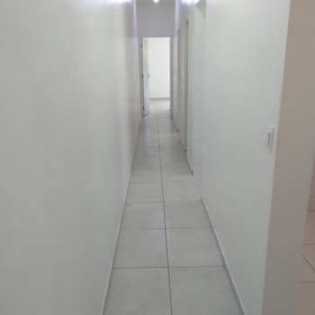 Apartamento em São Vicente, bairro Vila Voturua