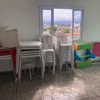 Apartamento em São Vicente, bairro Vila Voturua