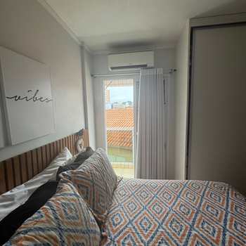 Apartamento em São Vicente, bairro Vila Cascatinha