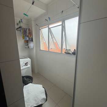 Apartamento em São Vicente, bairro Vila Cascatinha