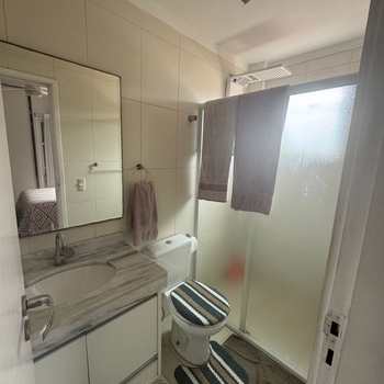 Apartamento em São Vicente, bairro Vila Cascatinha