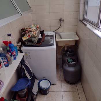 Apartamento em São Vicente, bairro Vila Valença