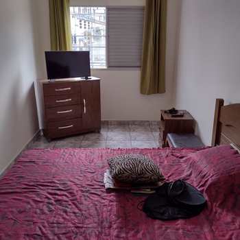 Apartamento em São Vicente, bairro Vila Valença