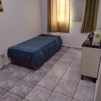 Apartamento em São Vicente, bairro Vila Valença