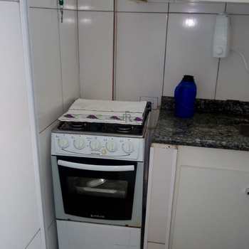 Kitnet em Praia Grande, bairro Caiçara