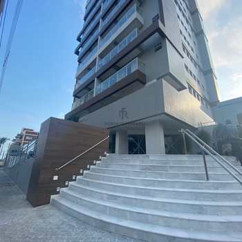 Apartamento em Praia Grande, bairro Caiçara