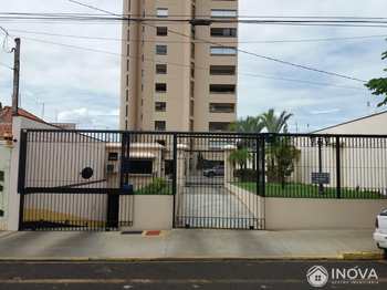 Apartamento, código 248 em Barretos, bairro Centro