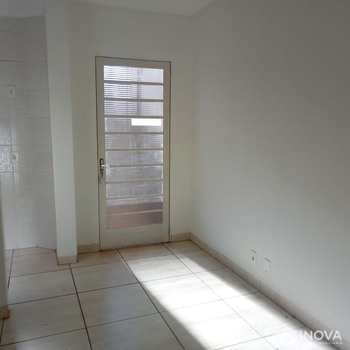Apartamento em Barretos, bairro Ibirapuera
