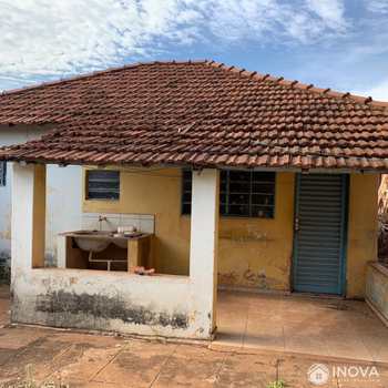 Casa em Barretos, bairro Marília