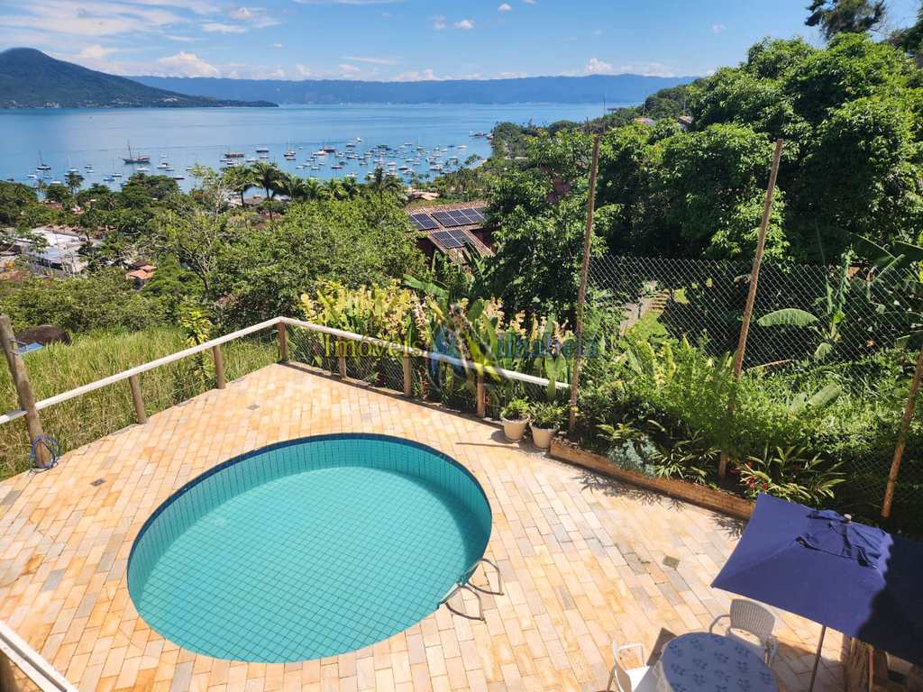 Casa em Ilhabela, no bairro Centro