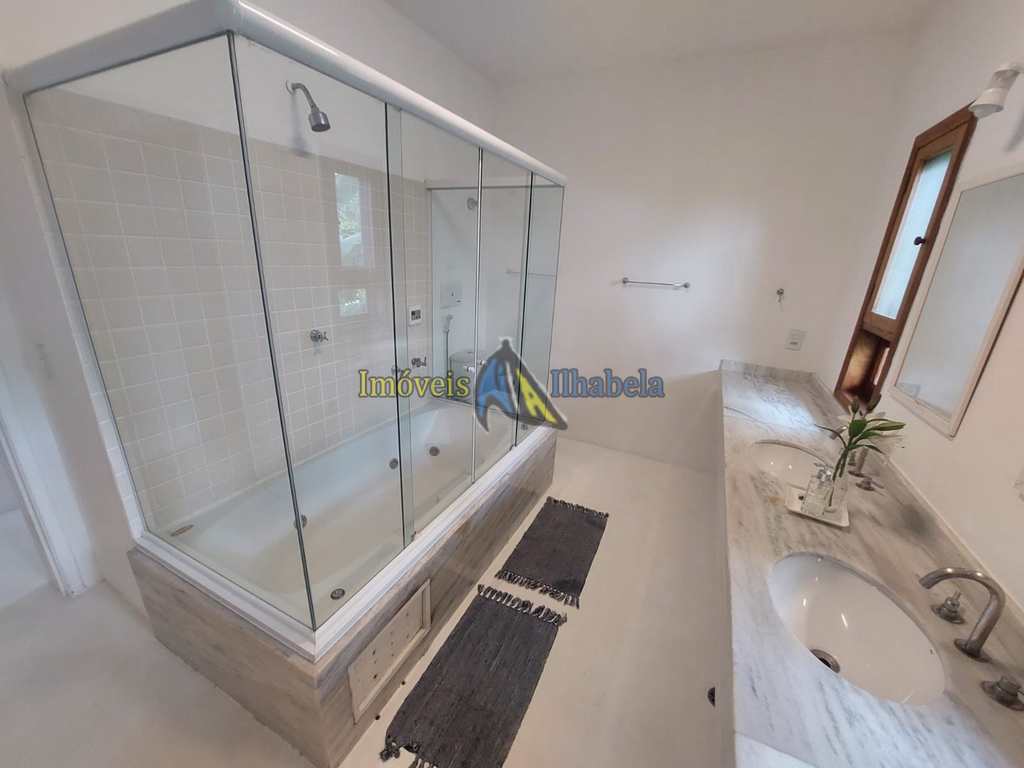 Casa em Ilhabela, no bairro Sul