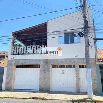 Casa em Amparo, bairro Silvestre