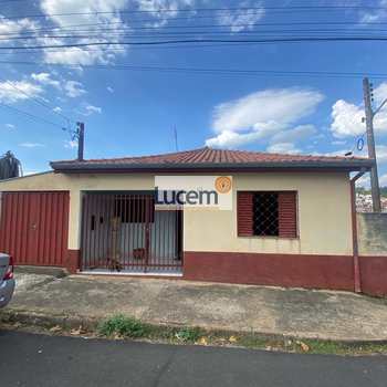 Casa em Amparo, bairro Jardim São Sebastião