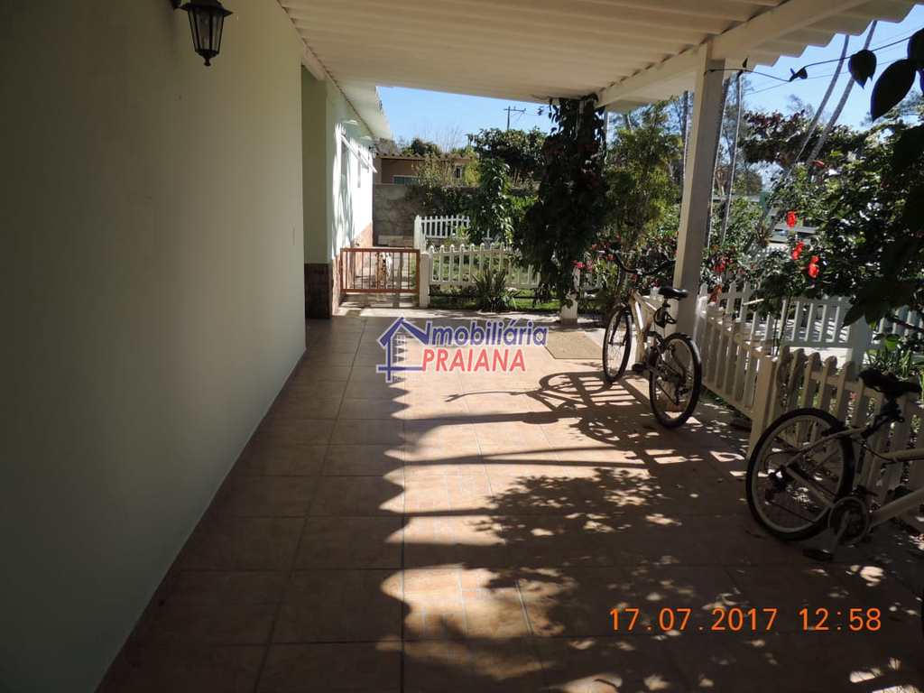 Casa de Condomínio em Arraial do Cabo, no bairro Vila Industrial