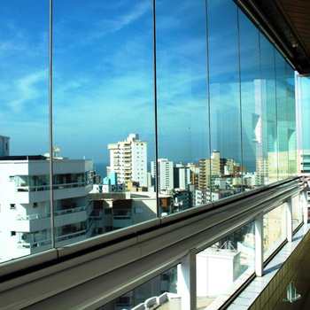 Apartamento em Praia Grande, bairro Guilhermina