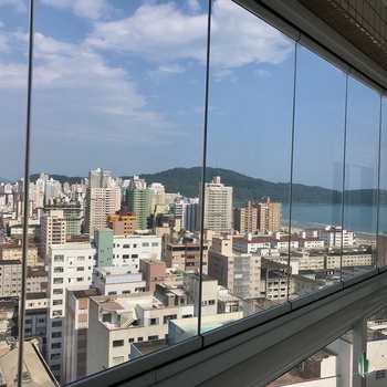 Apartamento em Praia Grande, bairro Boqueirão