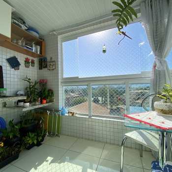 Apartamento em Praia Grande, bairro Guilhermina
